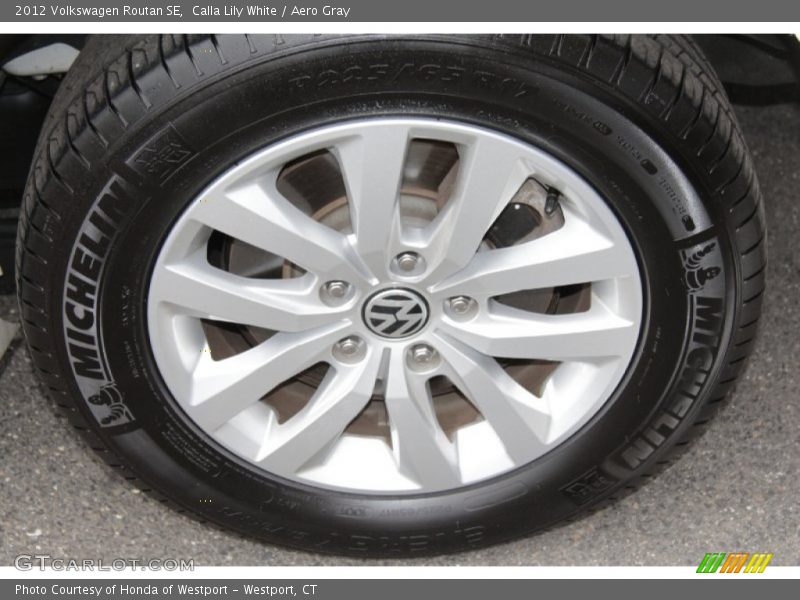 Calla Lily White / Aero Gray 2012 Volkswagen Routan SE