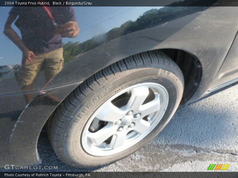Black / Burgundy/Gray 2004 Toyota Prius Hybrid