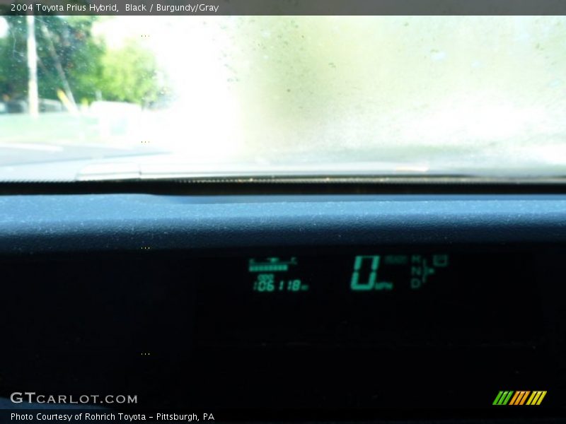 Black / Burgundy/Gray 2004 Toyota Prius Hybrid