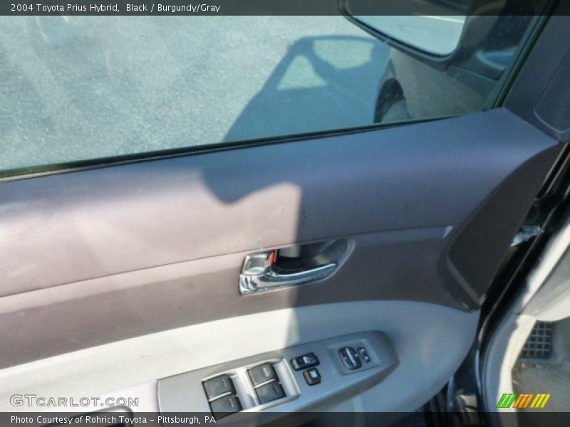 Black / Burgundy/Gray 2004 Toyota Prius Hybrid