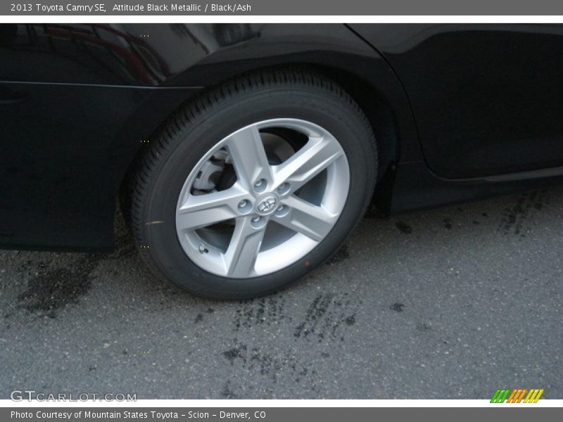 Attitude Black Metallic / Black/Ash 2013 Toyota Camry SE