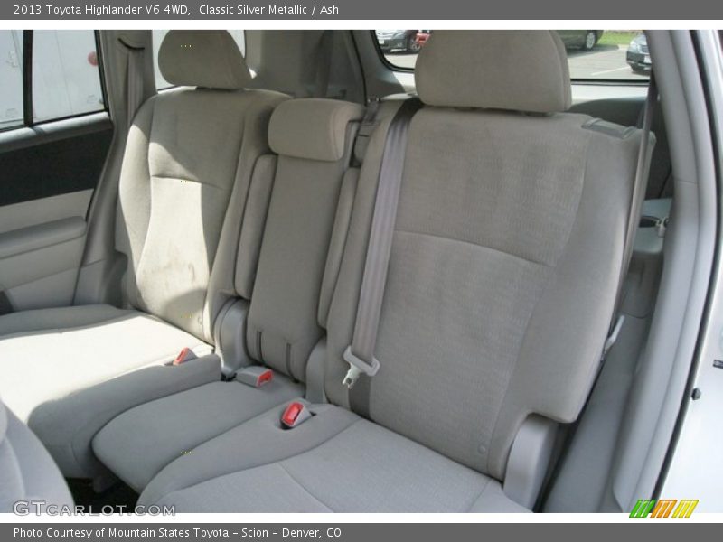 Classic Silver Metallic / Ash 2013 Toyota Highlander V6 4WD