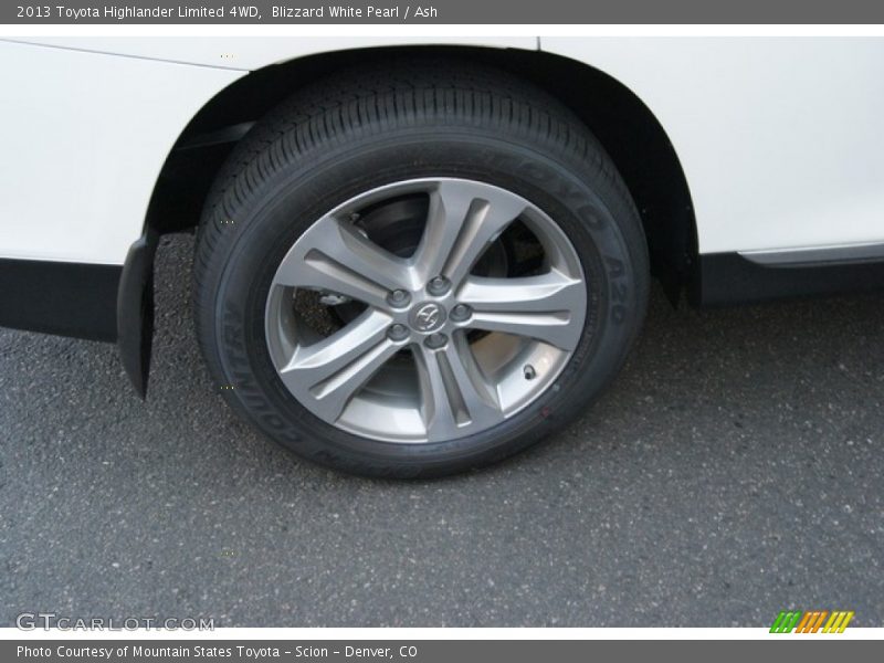 Blizzard White Pearl / Ash 2013 Toyota Highlander Limited 4WD