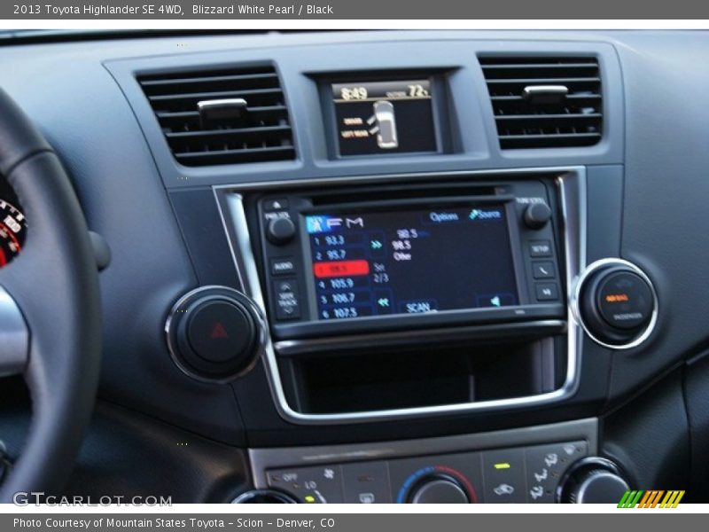 Blizzard White Pearl / Black 2013 Toyota Highlander SE 4WD
