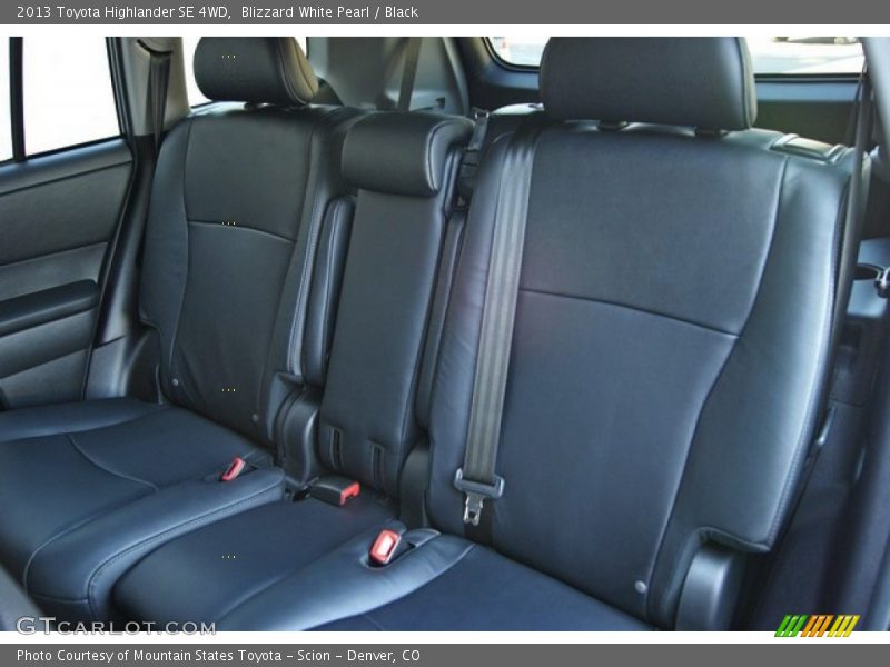Blizzard White Pearl / Black 2013 Toyota Highlander SE 4WD