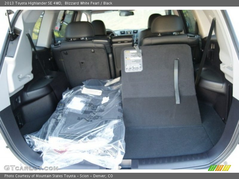 Blizzard White Pearl / Black 2013 Toyota Highlander SE 4WD