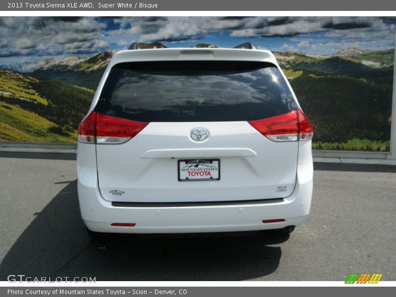 Super White / Bisque 2013 Toyota Sienna XLE AWD