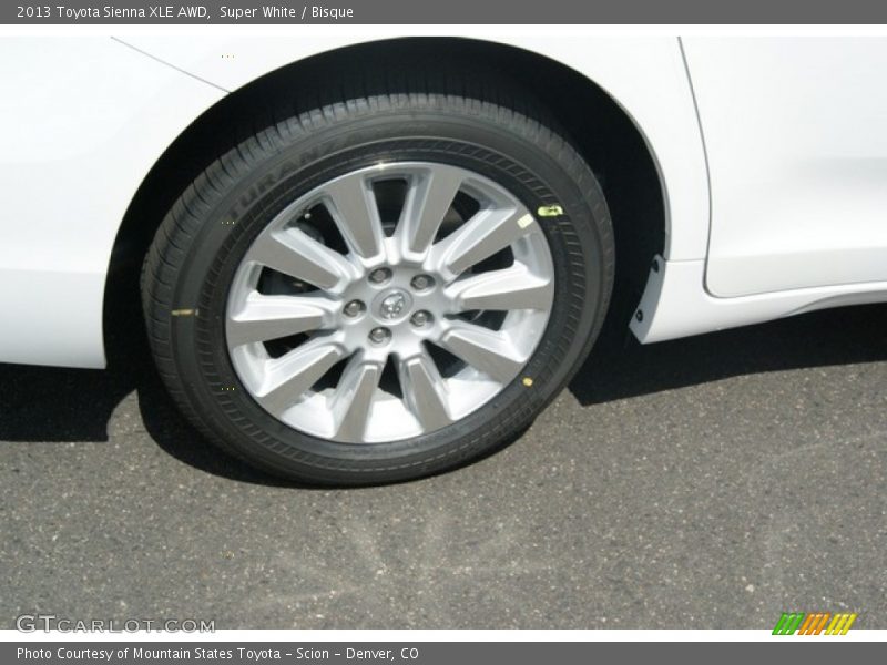 Super White / Bisque 2013 Toyota Sienna XLE AWD