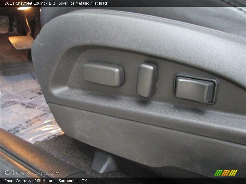 Silver Ice Metallic / Jet Black 2011 Chevrolet Equinox LTZ
