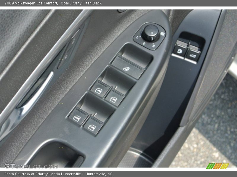 Opal Silver / Titan Black 2009 Volkswagen Eos Komfort