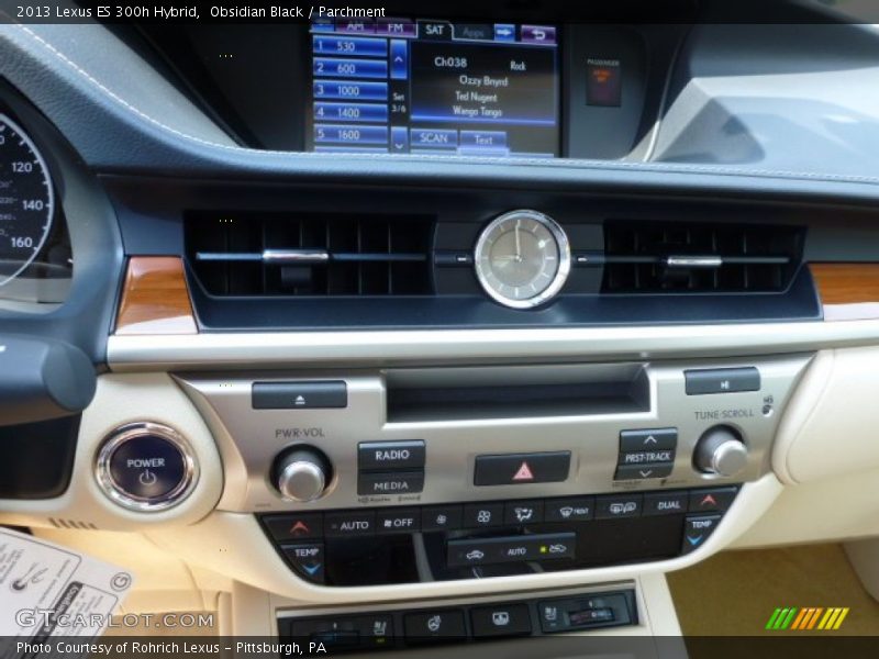 Obsidian Black / Parchment 2013 Lexus ES 300h Hybrid