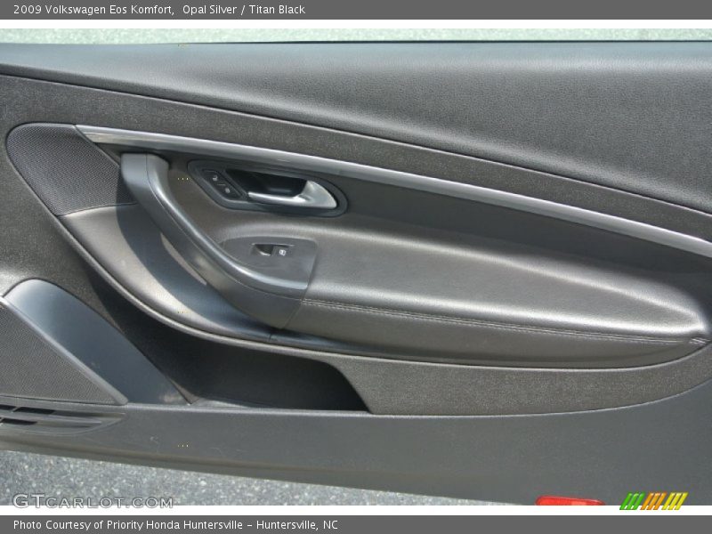 Opal Silver / Titan Black 2009 Volkswagen Eos Komfort