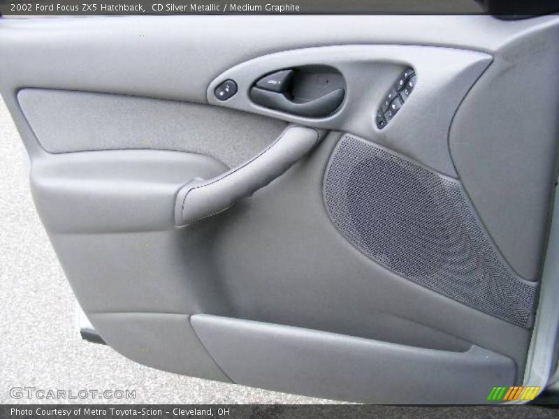 CD Silver Metallic / Medium Graphite 2002 Ford Focus ZX5 Hatchback