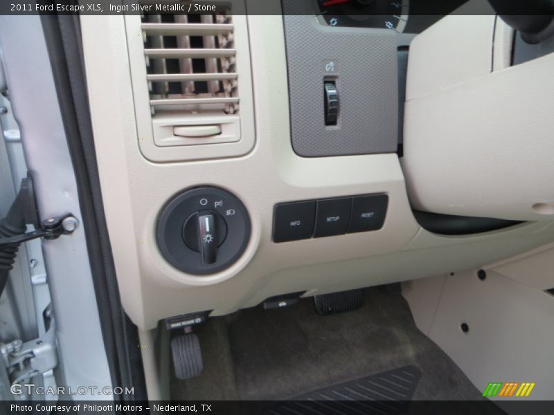 Ingot Silver Metallic / Stone 2011 Ford Escape XLS