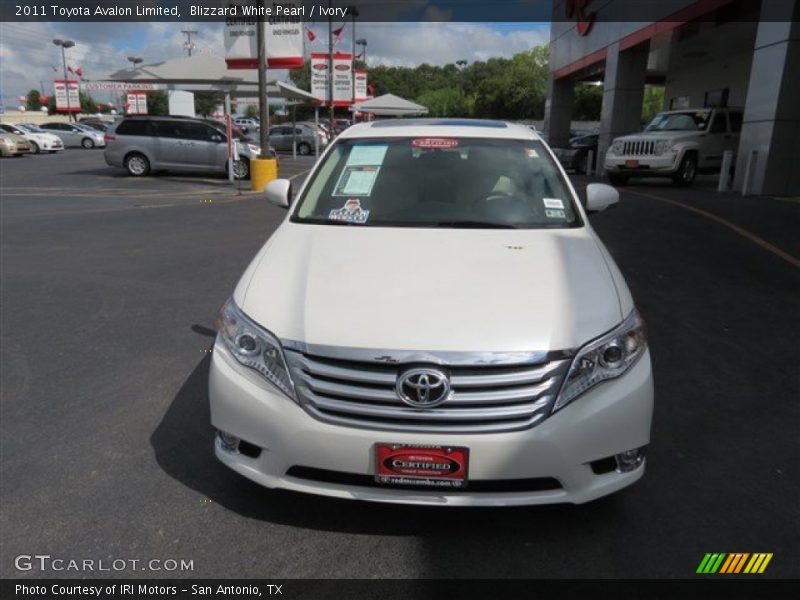 Blizzard White Pearl / Ivory 2011 Toyota Avalon Limited