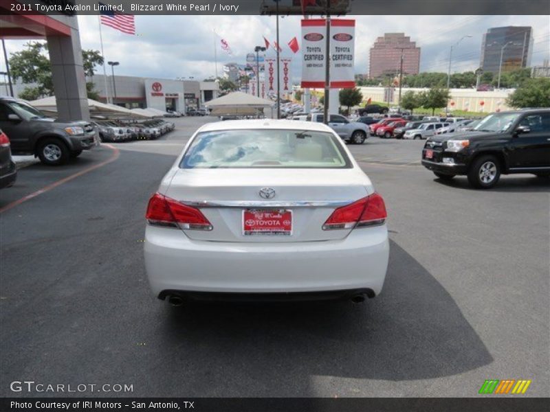Blizzard White Pearl / Ivory 2011 Toyota Avalon Limited