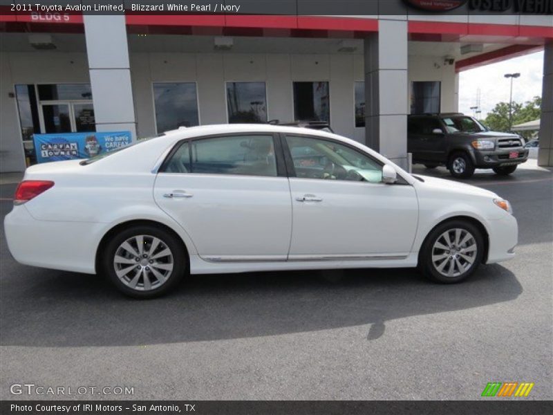 Blizzard White Pearl / Ivory 2011 Toyota Avalon Limited