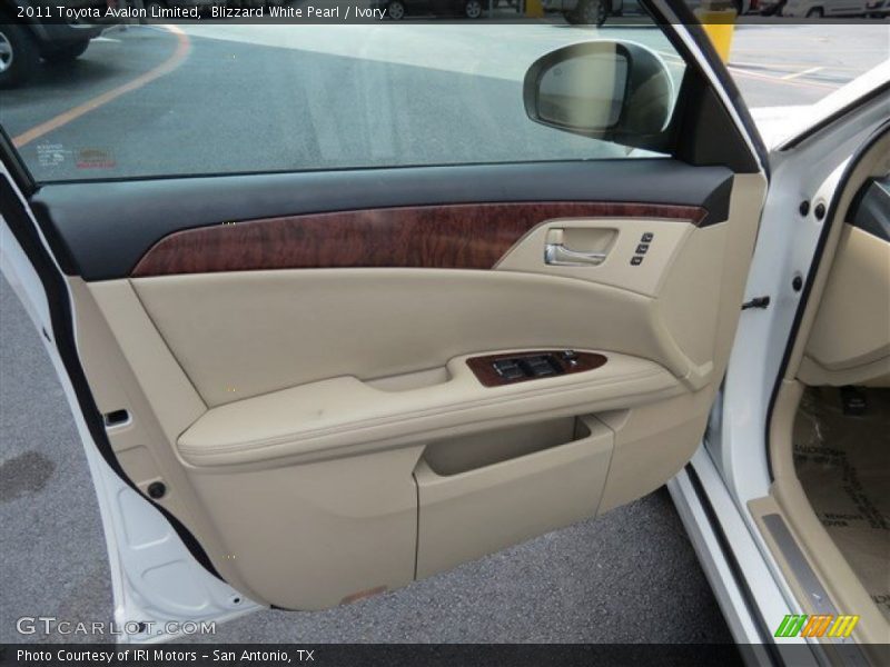 Blizzard White Pearl / Ivory 2011 Toyota Avalon Limited