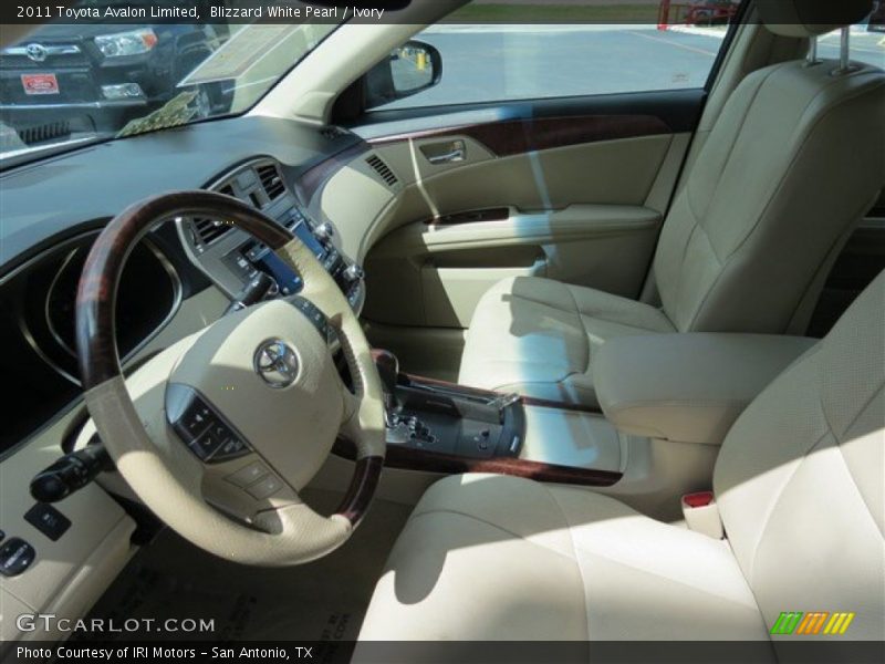 Blizzard White Pearl / Ivory 2011 Toyota Avalon Limited