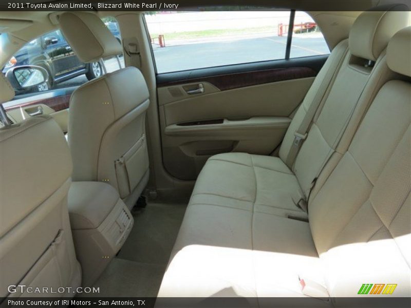 Blizzard White Pearl / Ivory 2011 Toyota Avalon Limited