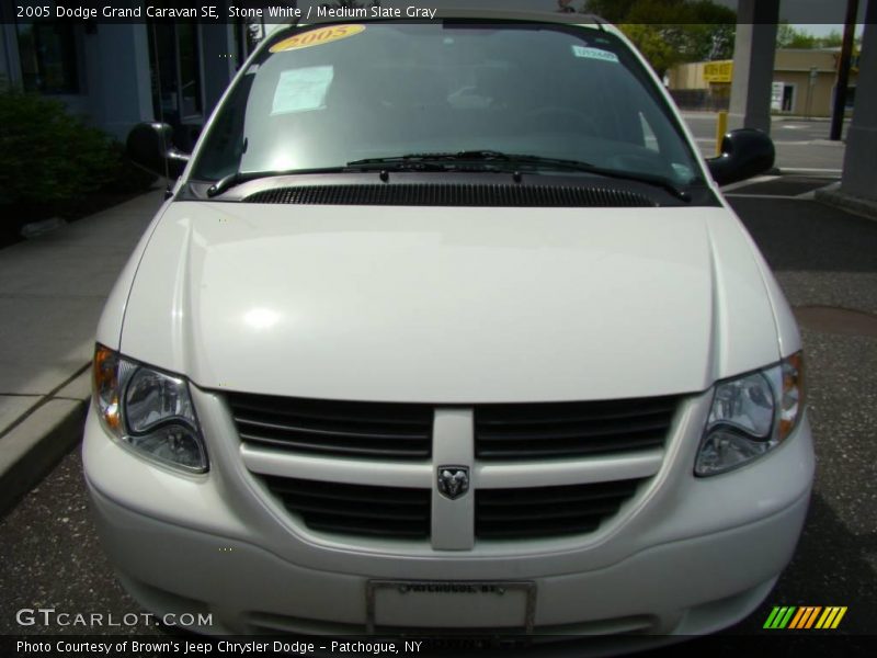 Stone White / Medium Slate Gray 2005 Dodge Grand Caravan SE
