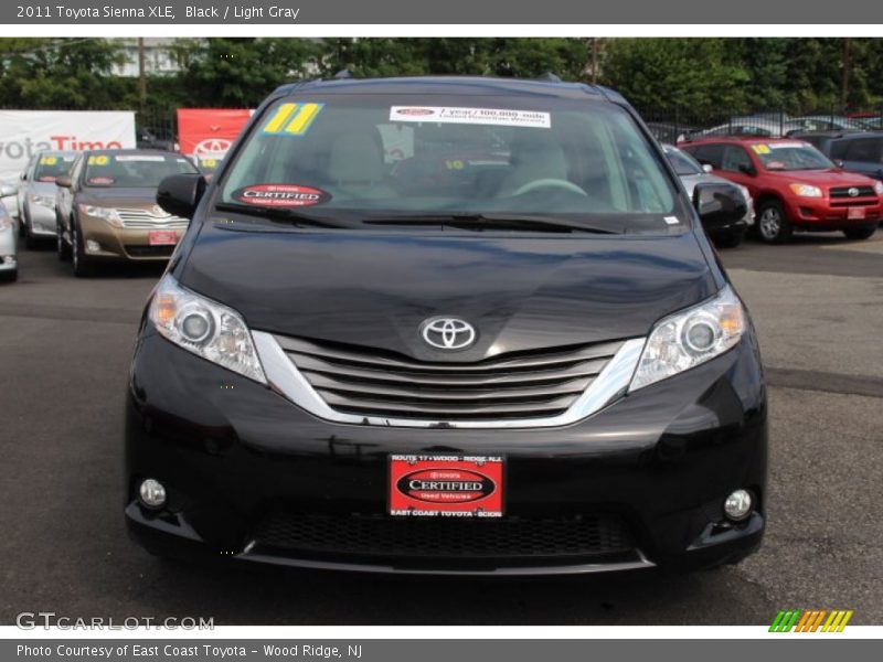 Black / Light Gray 2011 Toyota Sienna XLE