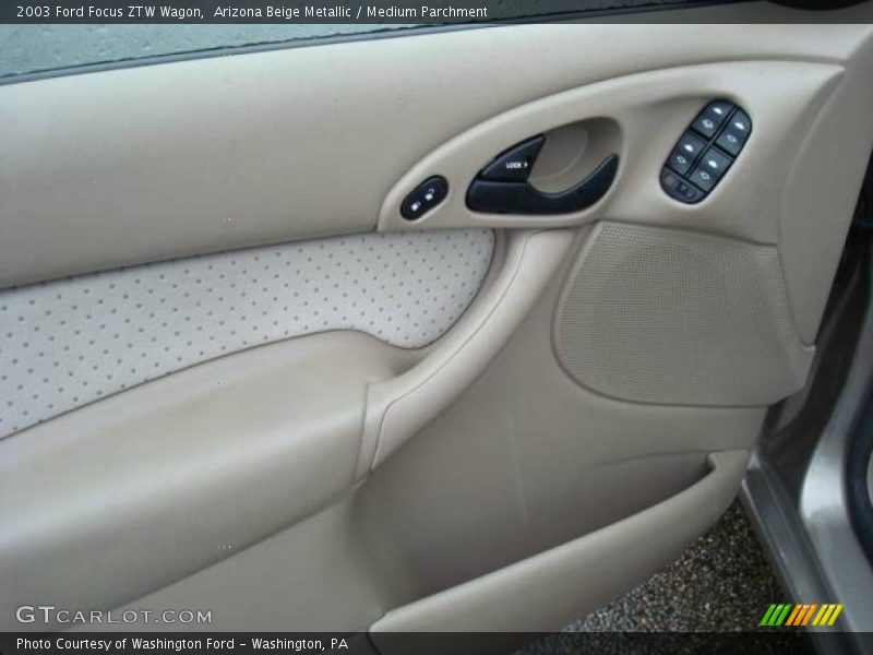Arizona Beige Metallic / Medium Parchment 2003 Ford Focus ZTW Wagon