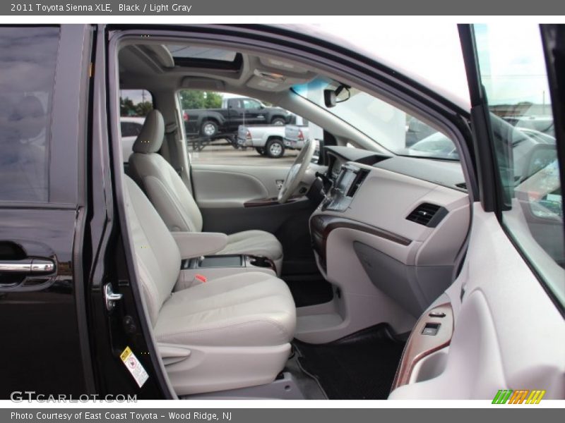 Black / Light Gray 2011 Toyota Sienna XLE