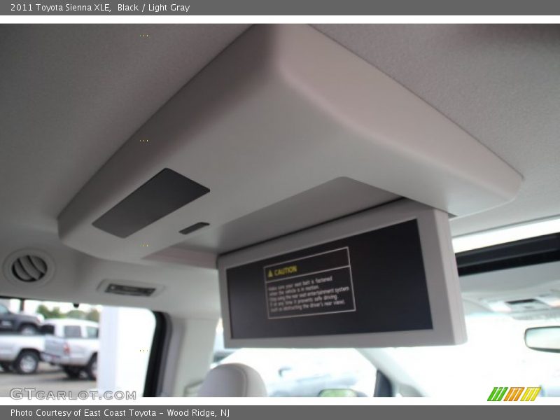 Black / Light Gray 2011 Toyota Sienna XLE