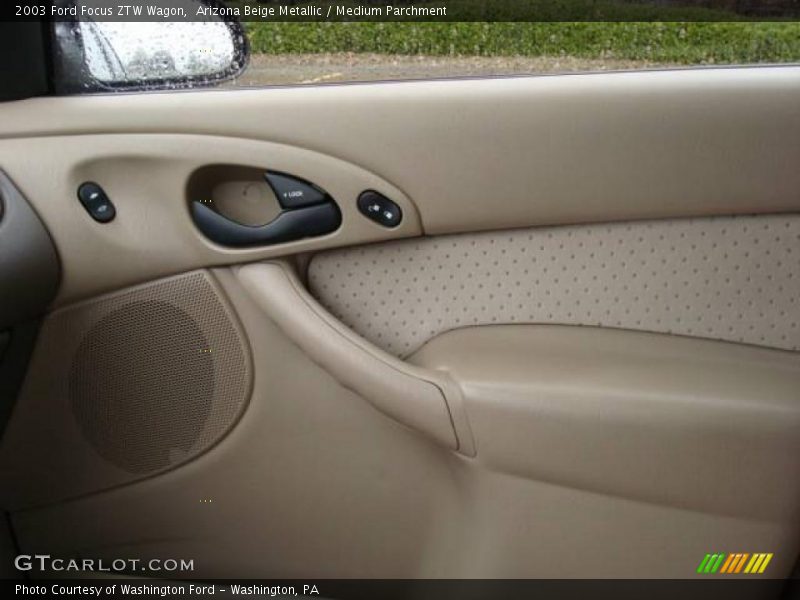 Arizona Beige Metallic / Medium Parchment 2003 Ford Focus ZTW Wagon