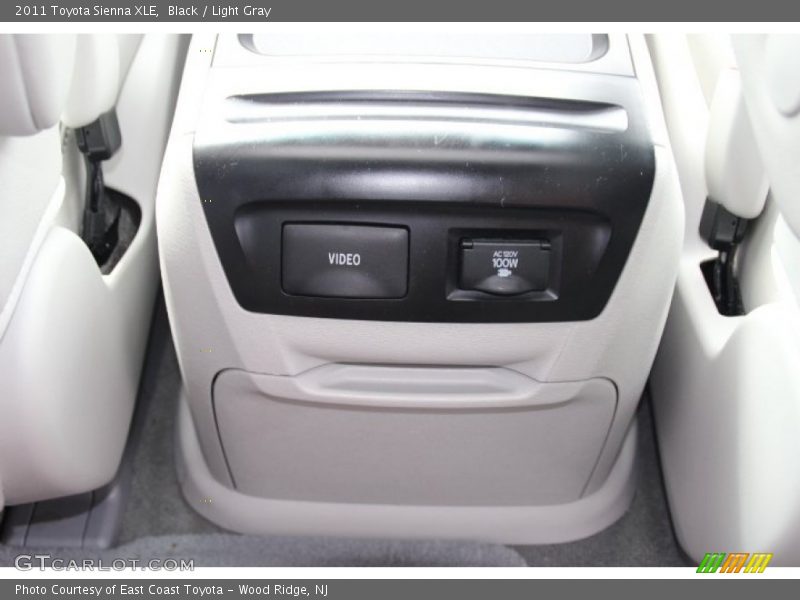 Black / Light Gray 2011 Toyota Sienna XLE