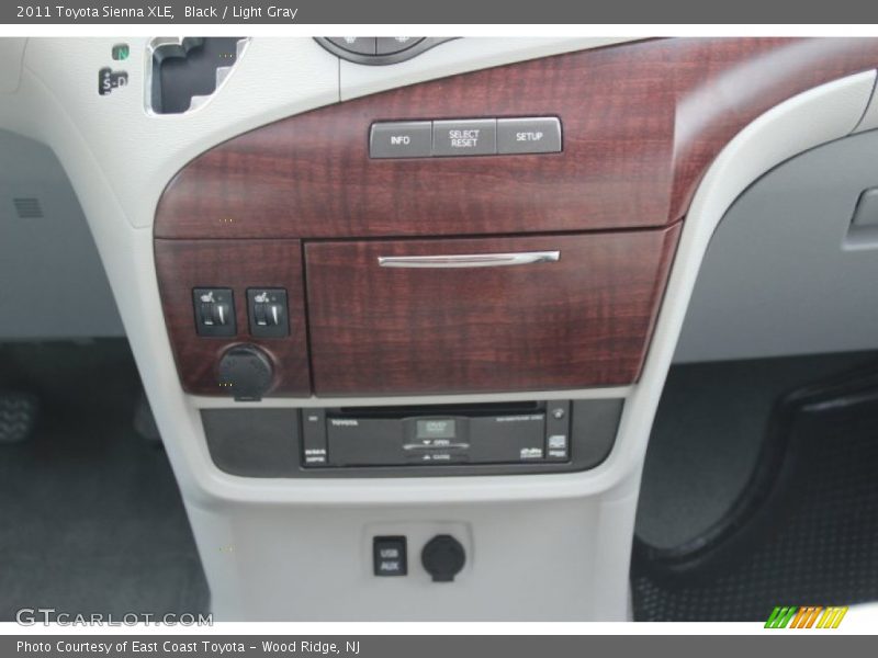 Black / Light Gray 2011 Toyota Sienna XLE