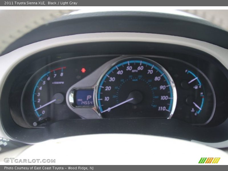 Black / Light Gray 2011 Toyota Sienna XLE