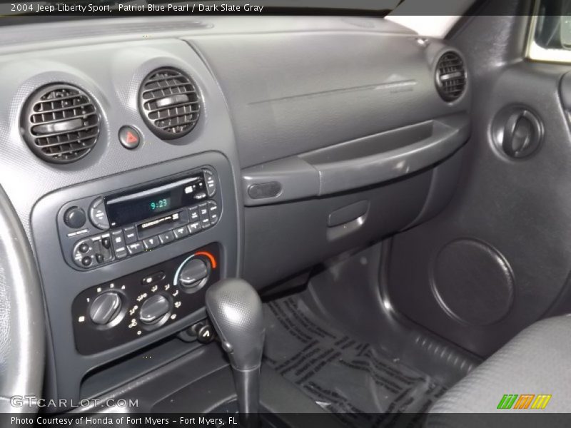 Patriot Blue Pearl / Dark Slate Gray 2004 Jeep Liberty Sport