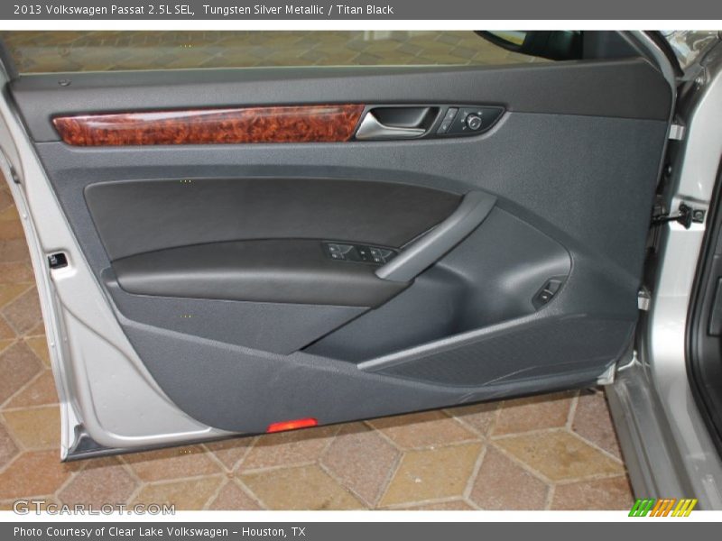 Tungsten Silver Metallic / Titan Black 2013 Volkswagen Passat 2.5L SEL