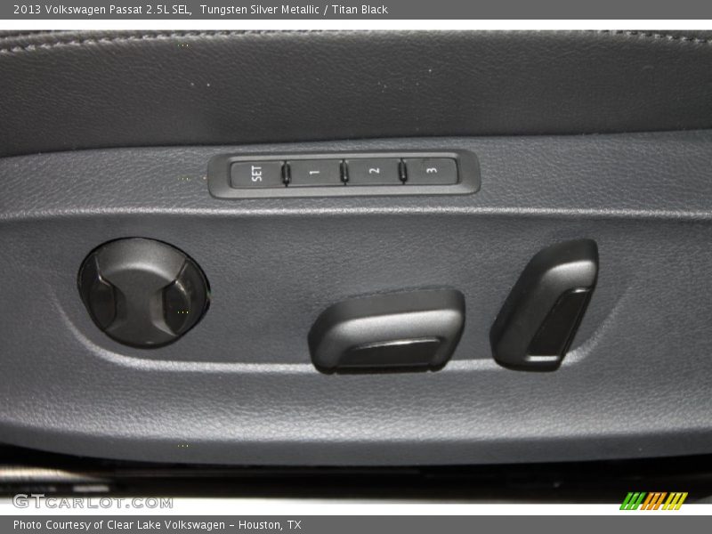Tungsten Silver Metallic / Titan Black 2013 Volkswagen Passat 2.5L SEL