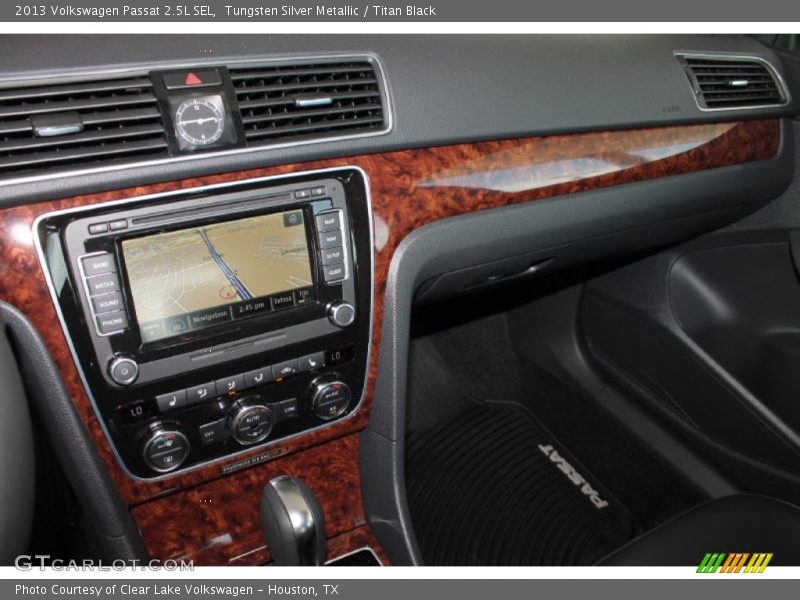 Tungsten Silver Metallic / Titan Black 2013 Volkswagen Passat 2.5L SEL