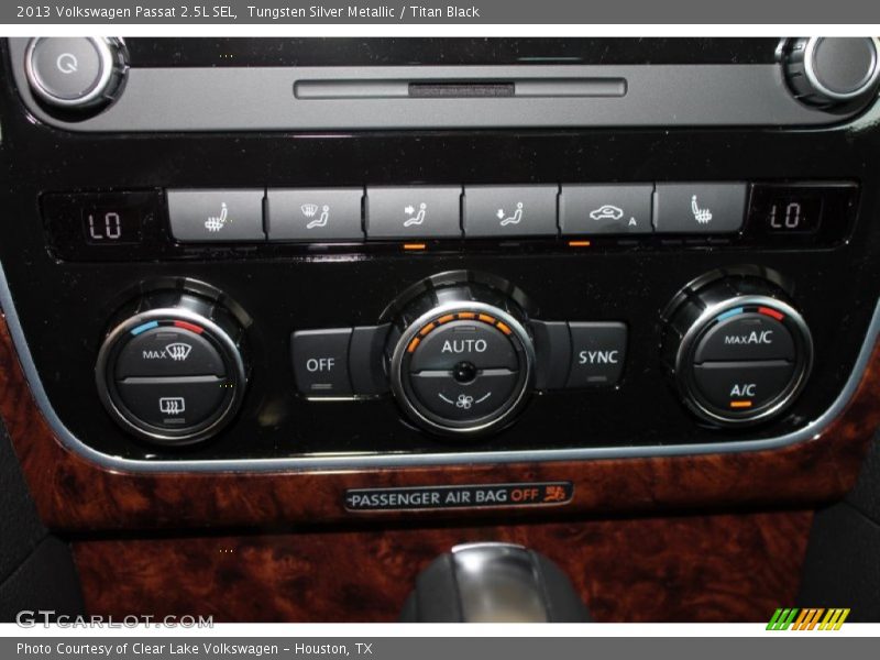 Tungsten Silver Metallic / Titan Black 2013 Volkswagen Passat 2.5L SEL