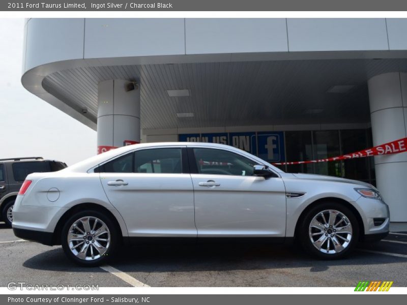 Ingot Silver / Charcoal Black 2011 Ford Taurus Limited