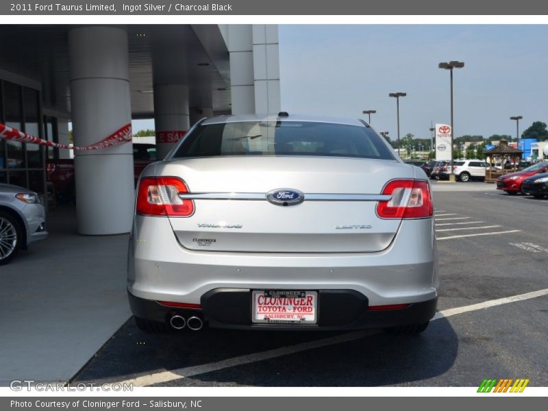 Ingot Silver / Charcoal Black 2011 Ford Taurus Limited