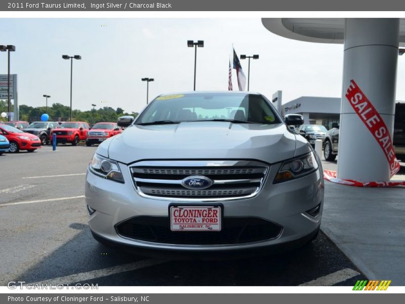 Ingot Silver / Charcoal Black 2011 Ford Taurus Limited
