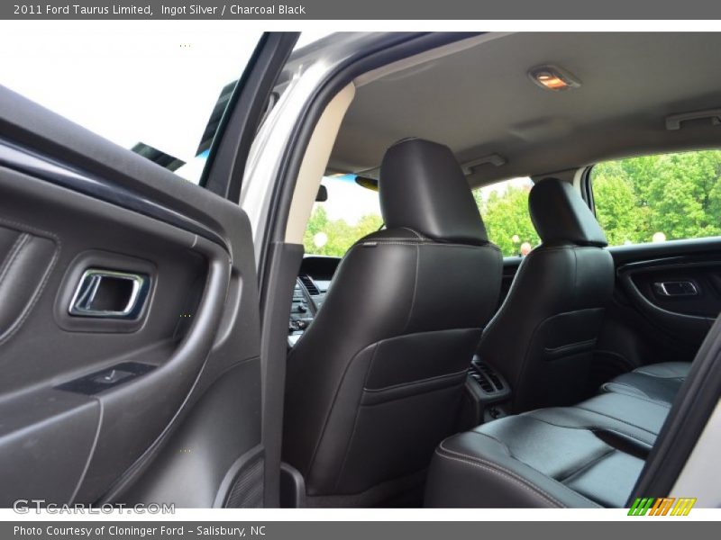 Ingot Silver / Charcoal Black 2011 Ford Taurus Limited