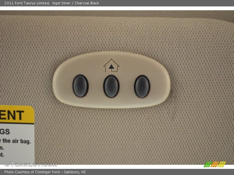 Ingot Silver / Charcoal Black 2011 Ford Taurus Limited