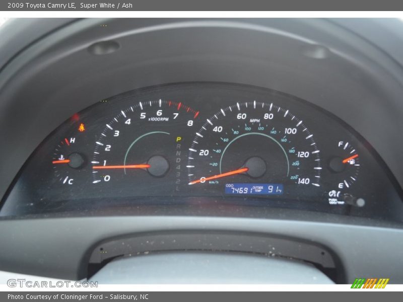 Super White / Ash 2009 Toyota Camry LE