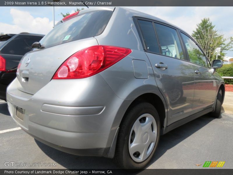 Magnetic Gray / Charcoal 2009 Nissan Versa 1.8 S Hatchback