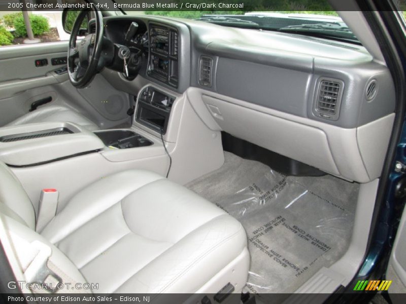 Bermuda Blue Metallic / Gray/Dark Charcoal 2005 Chevrolet Avalanche LT 4x4