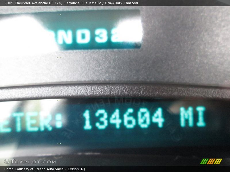 Bermuda Blue Metallic / Gray/Dark Charcoal 2005 Chevrolet Avalanche LT 4x4