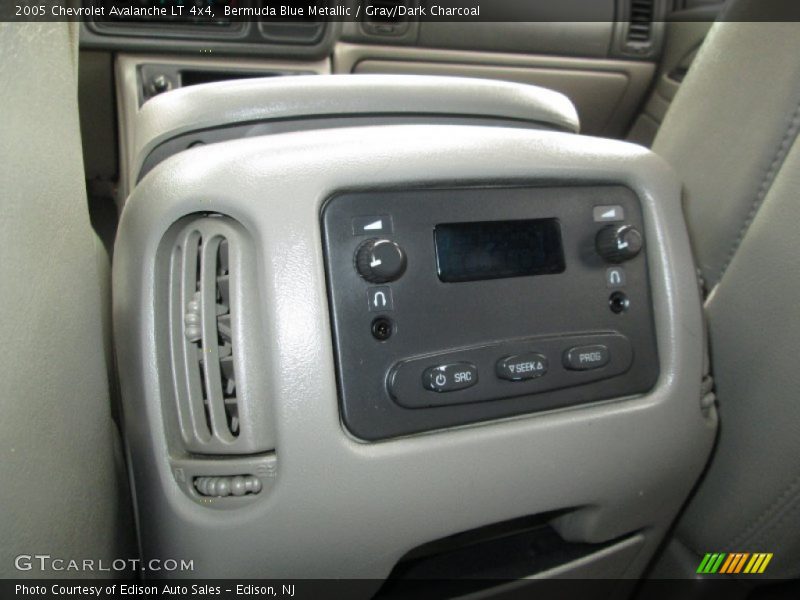 Bermuda Blue Metallic / Gray/Dark Charcoal 2005 Chevrolet Avalanche LT 4x4