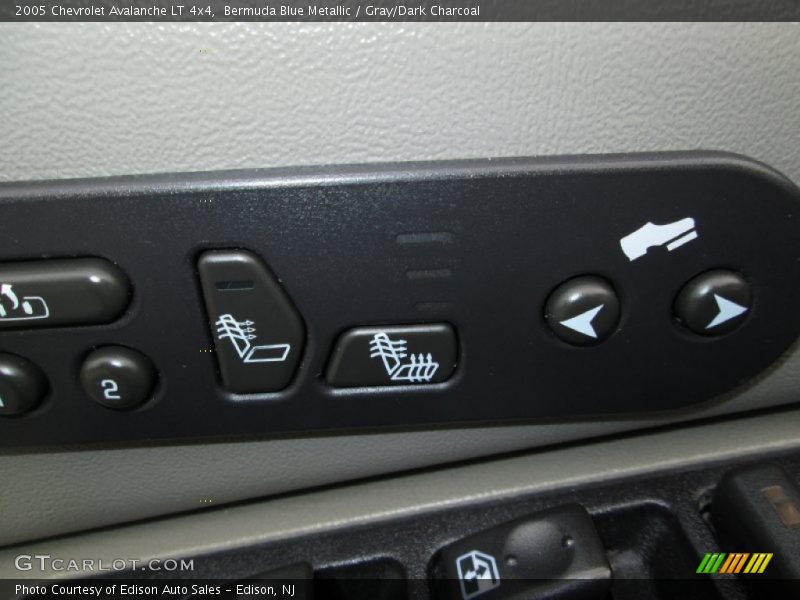 Bermuda Blue Metallic / Gray/Dark Charcoal 2005 Chevrolet Avalanche LT 4x4
