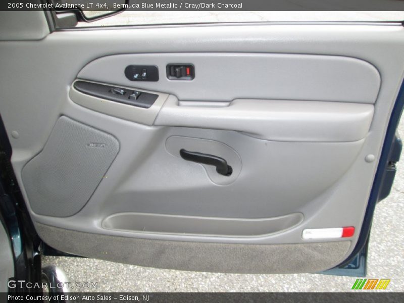 Bermuda Blue Metallic / Gray/Dark Charcoal 2005 Chevrolet Avalanche LT 4x4